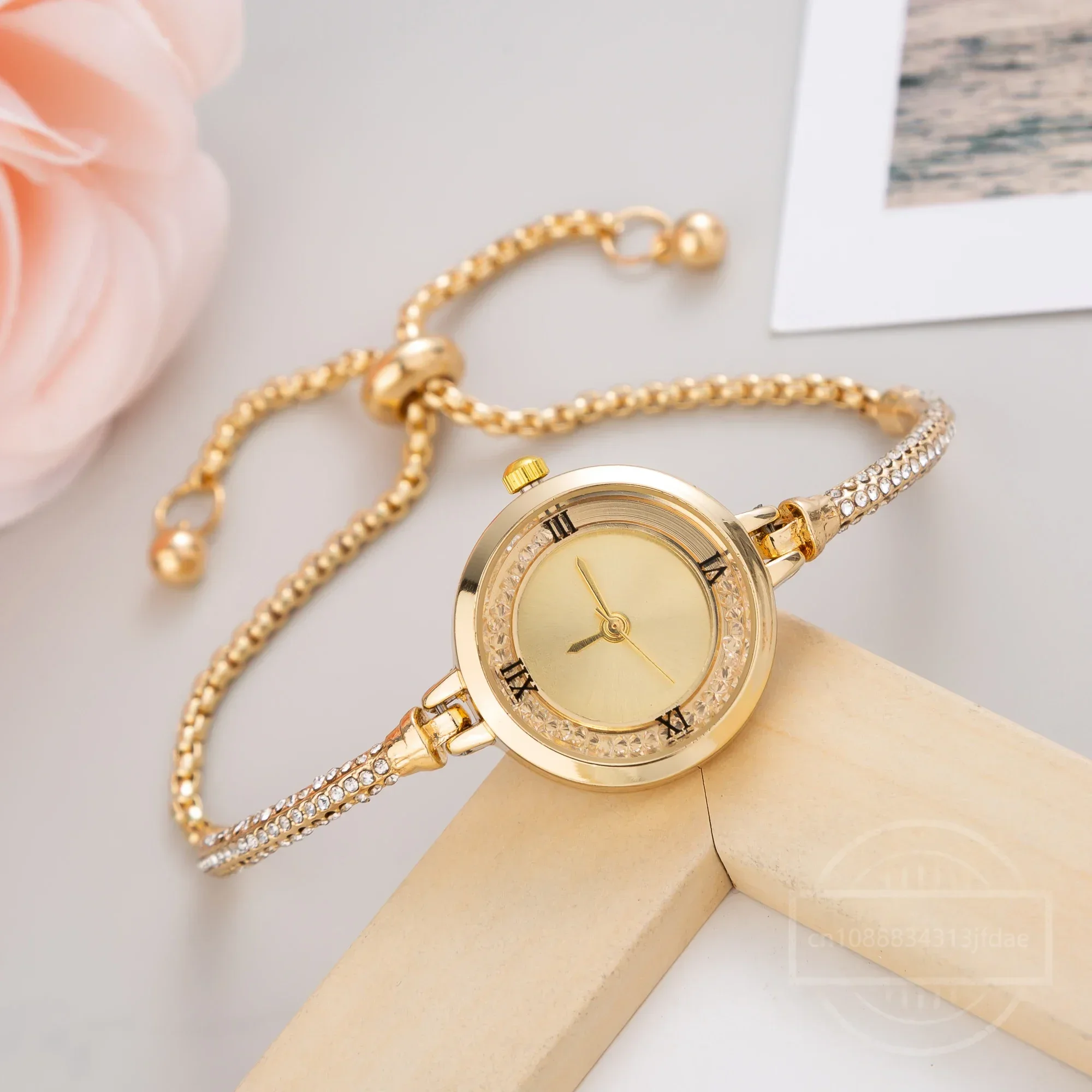 Fashion Women&rsquo;s Wristwatch Gold Bracelet Small Dial Elegant Watch Cute Women Steel Bracelet Watch Quartz Wristwatch women watches electronic watch