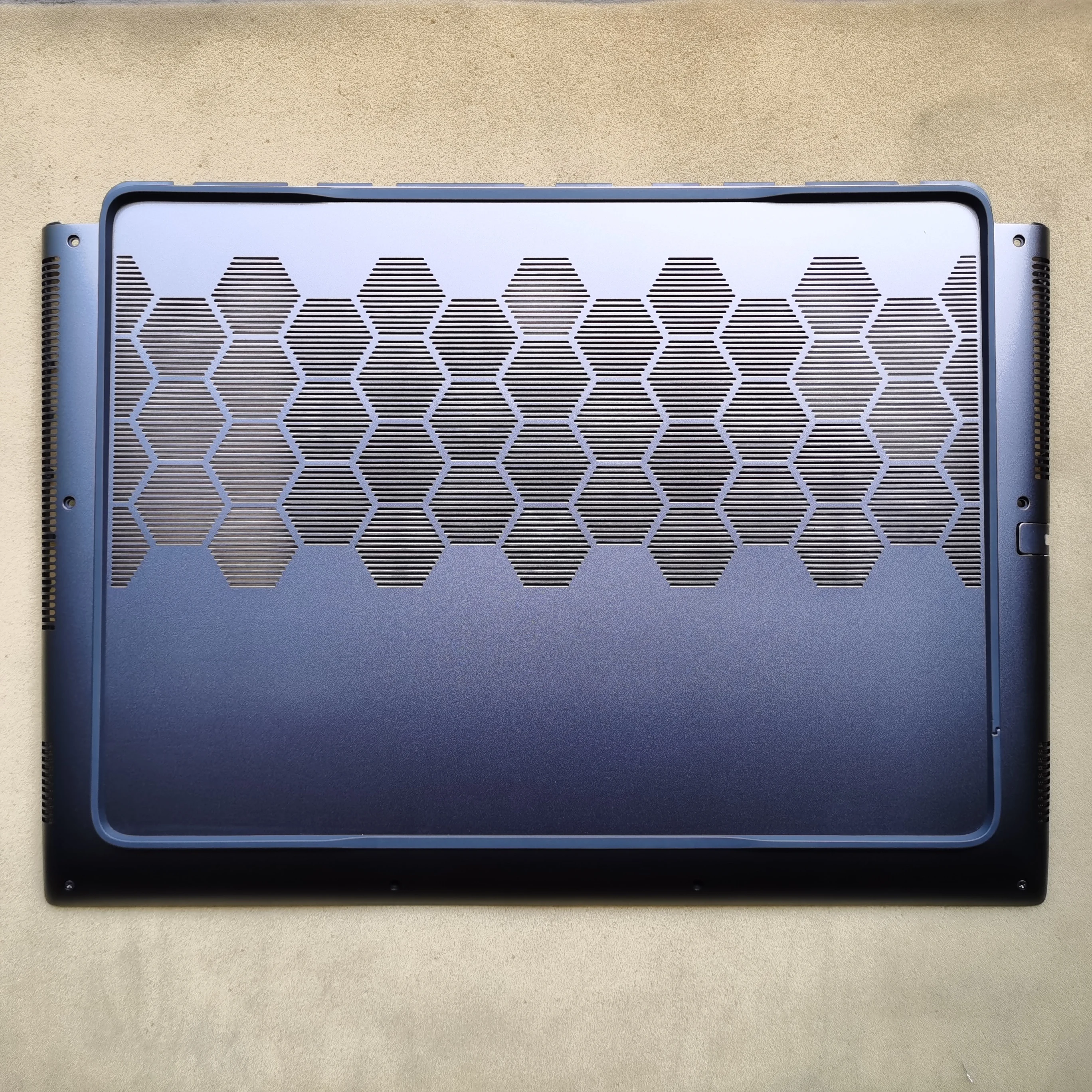 Nuova Custodia Inferiore Per Laptop Per Dell Alienware M18 R1 0408T3