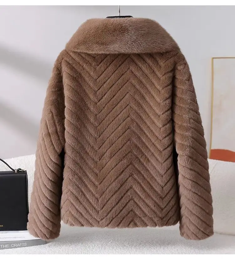 Popular high-end Hepburn style short Coat for women's Winter 2026 new Mink coat Ladies Fur Jackets Fox Fur Car Strip Mink Jacket