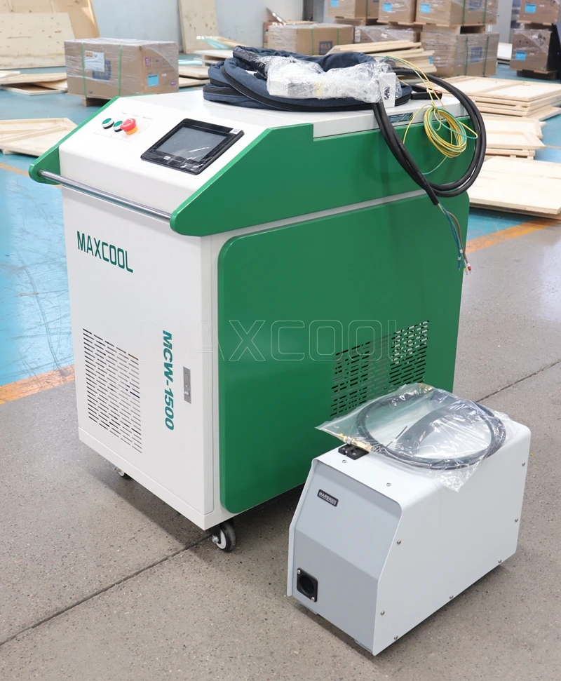 Handheld Laser Welders Portable Fiber Laser Welding Machine 3 in 1 for Metal Steel 1000w 1500w 2000w Laser Cleaner Rust