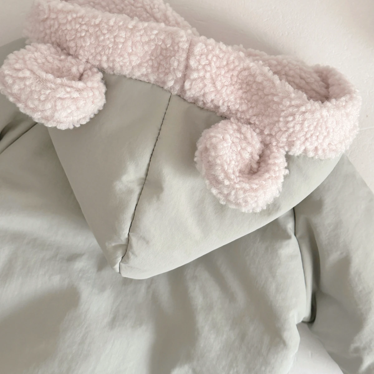 Niedlicher Teddybär-Stil Baby Jungen Winter Langarm Fleece-Gefütterter Kapuzen-Strampler Modische Neugeborenen-Warmkleidung – Detail 5