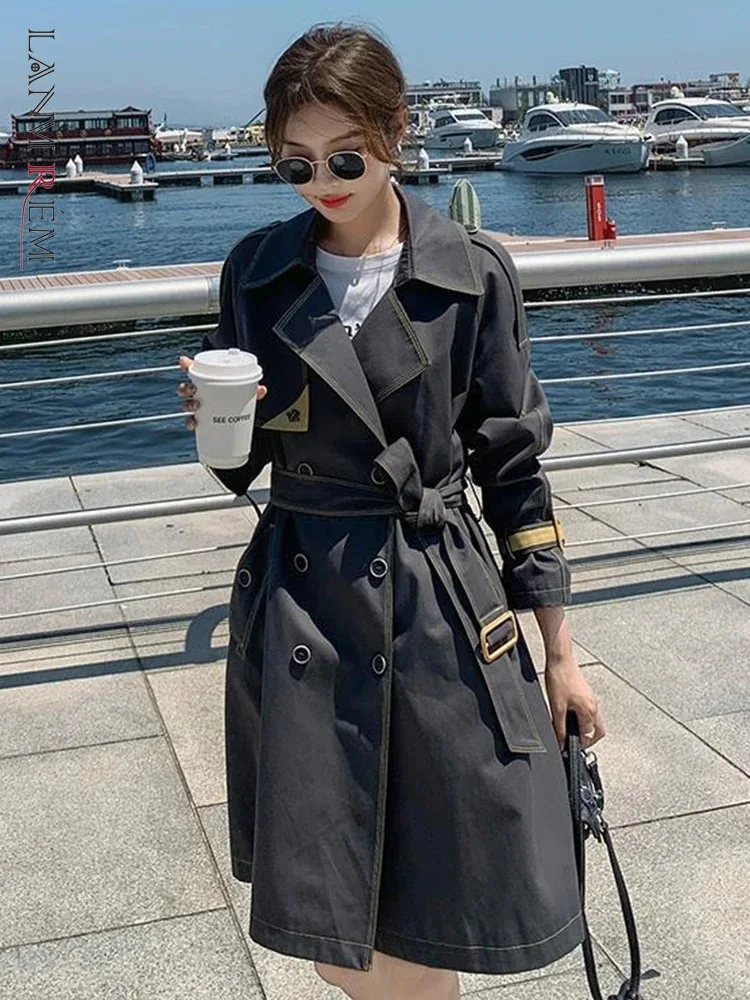 

LANMREM Korean Style Women's Coat Lapel Belt Gathered Waist Double Breasted Mid Length Windbreaker 2023 Autumn New 2AA3608