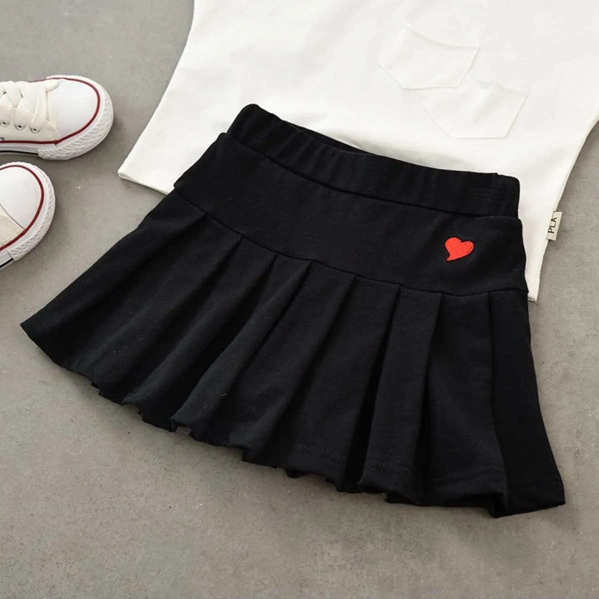 Children Skirts Girls Skirt Embroidered Heart Design Pleated Safety Pants Design