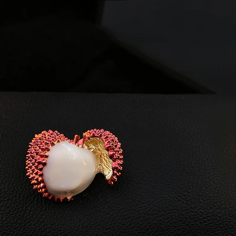 Cute Design Lychee Fruit Brooch Women's High-End Suit Accessories All-Match Exquisite Small Pin Decorative Corsage Jewelry 5186