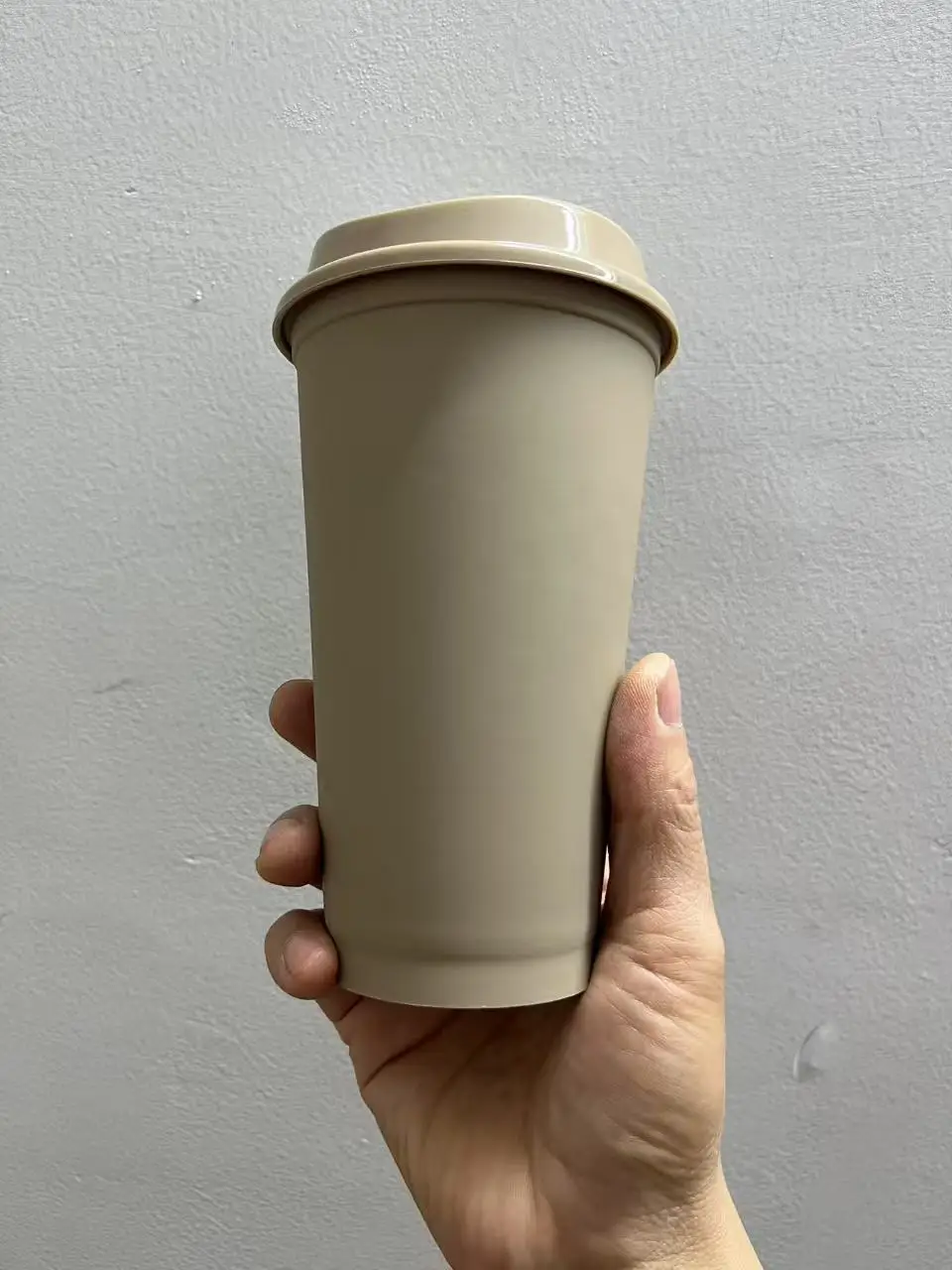 Eco-Friendly Reusable Travel Coffee Mug - BPA-Free Plastic, 16oz Capacity