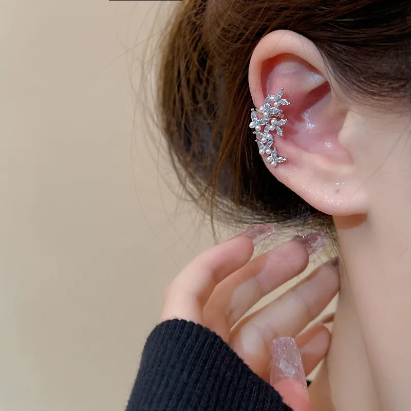 

Butterfly flower women's earrings 2023 creative trend pearl inlay a pair of earplug clips free of charge