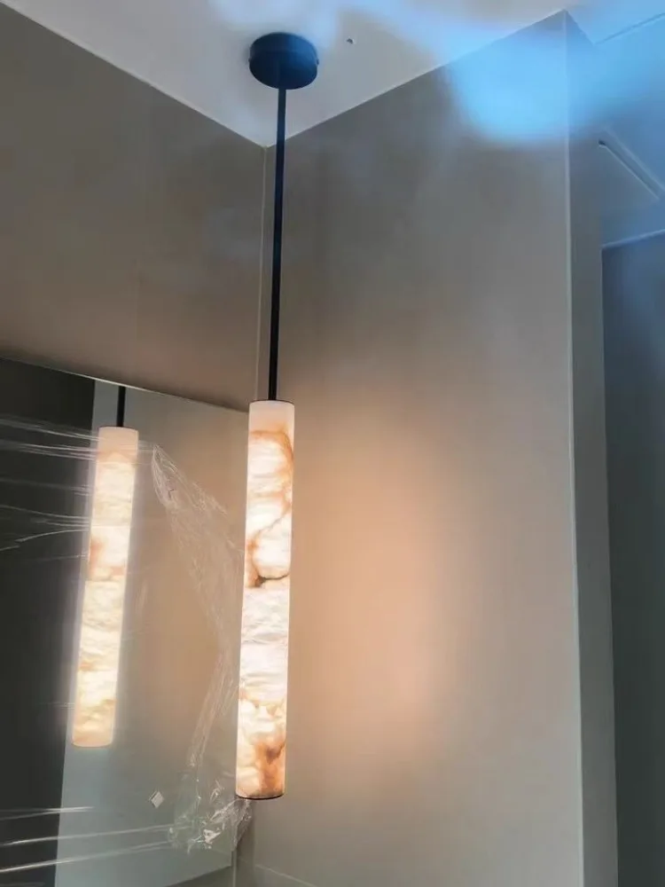 גוף תאורה משיש ונחושת עם תאורת LED – דגם