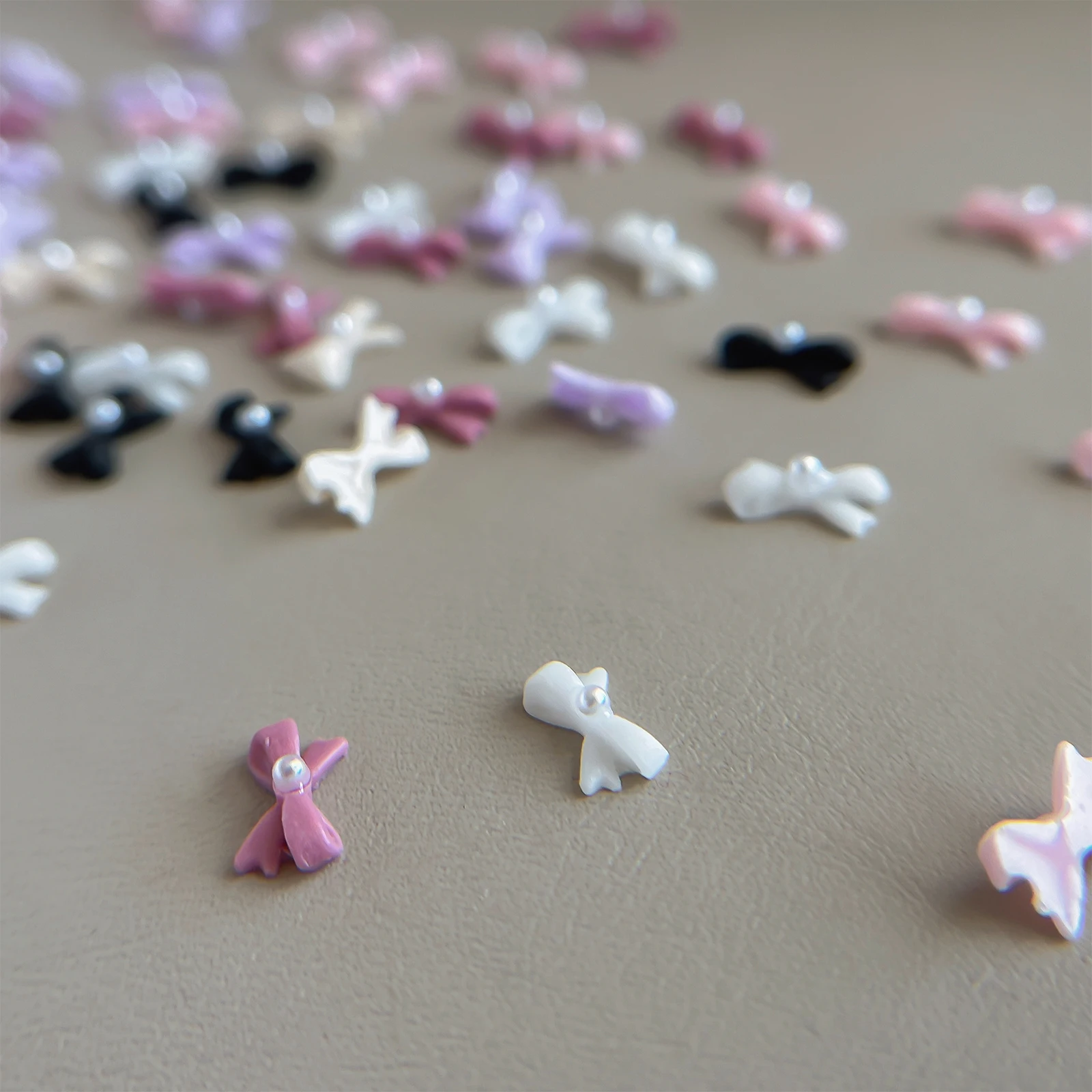 60pcsMini Fragrant Pearl Bow Nail Accessories Sweet and Cute Versatile Tie Wearing Armor Small Decoration Wholesale 3