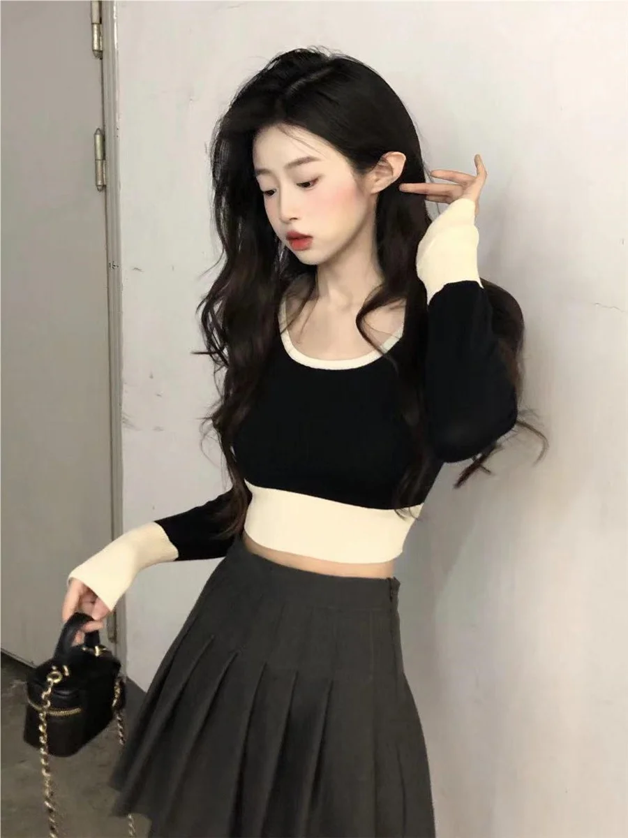 

Топ женский трикотажный с длинным рукавом и контрастной отделкой