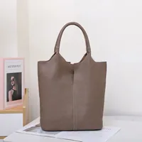 Sac à main en cuir véritable pour femmes, fourre-tout de banlieue en cuir de vache souple, fourre-tout à bandoulière, grand sac seau de luxe de styliste 6