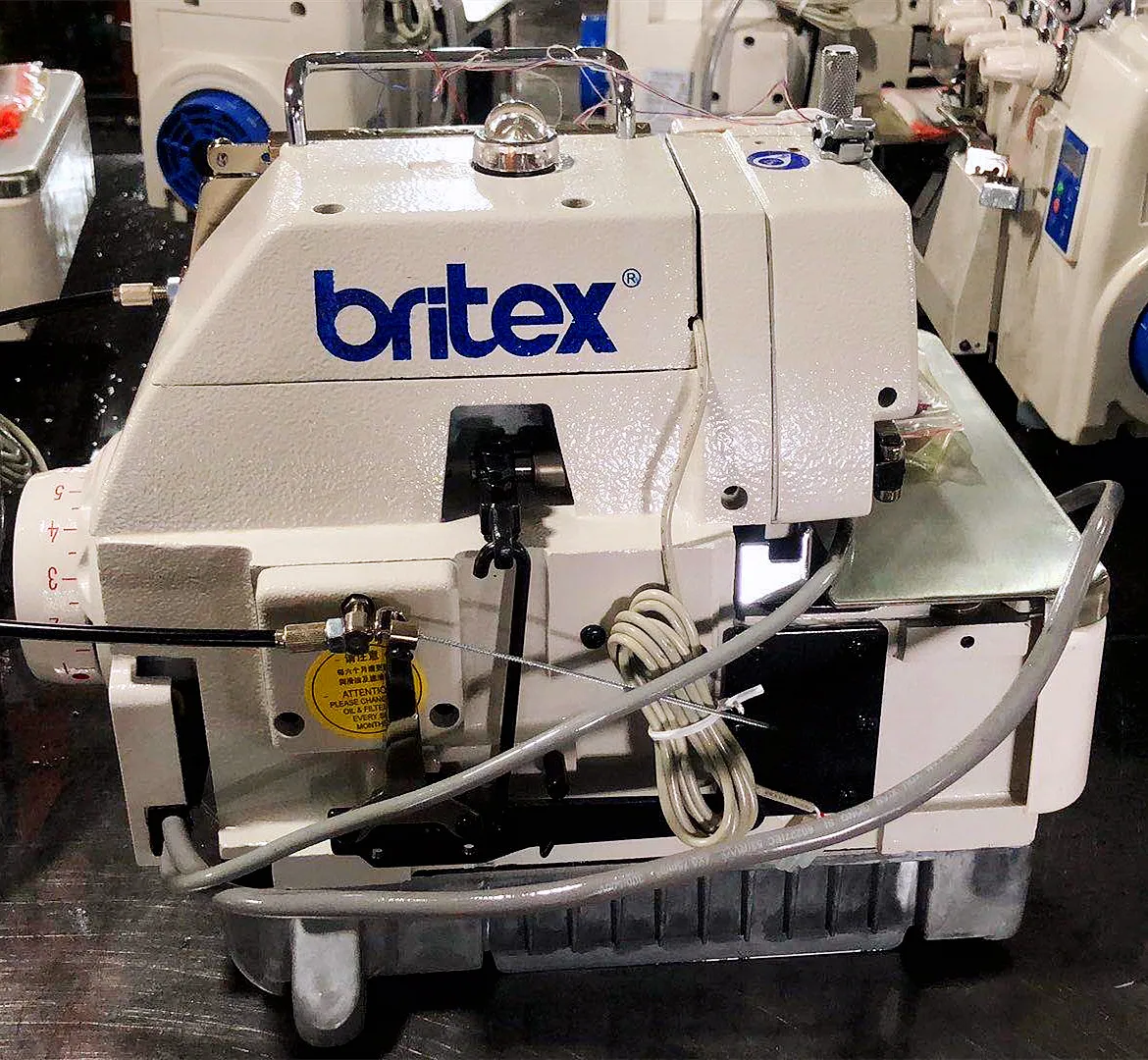 H747 high Speed Four 4 Thread overlocker Industrial Overlock Sewing Machine