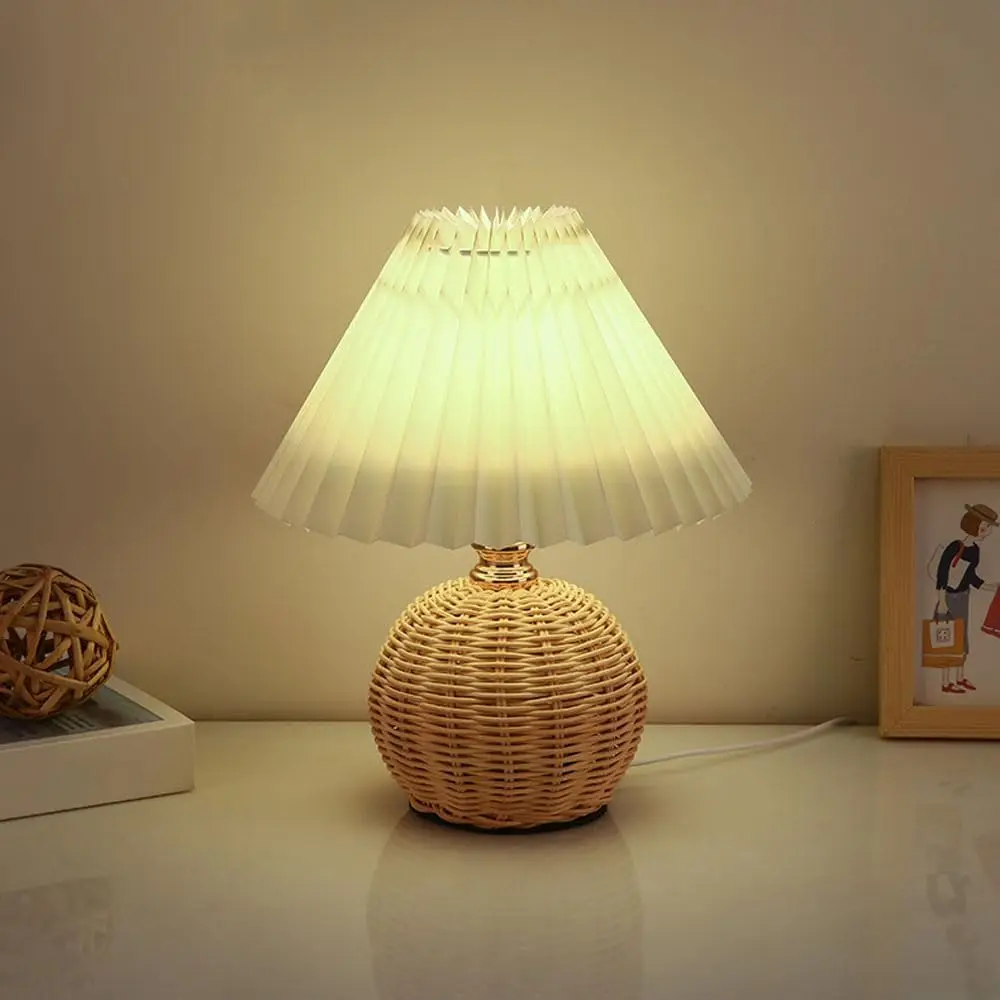 Pleated Table Lamp Rattan