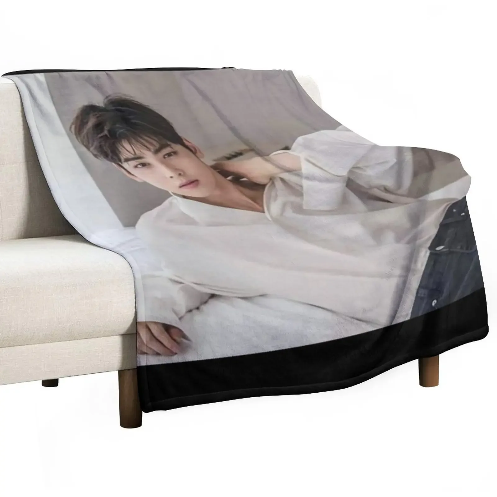 

Cha Eunwoo- True beauty Throw Blanket Plaid Weighted Blankets