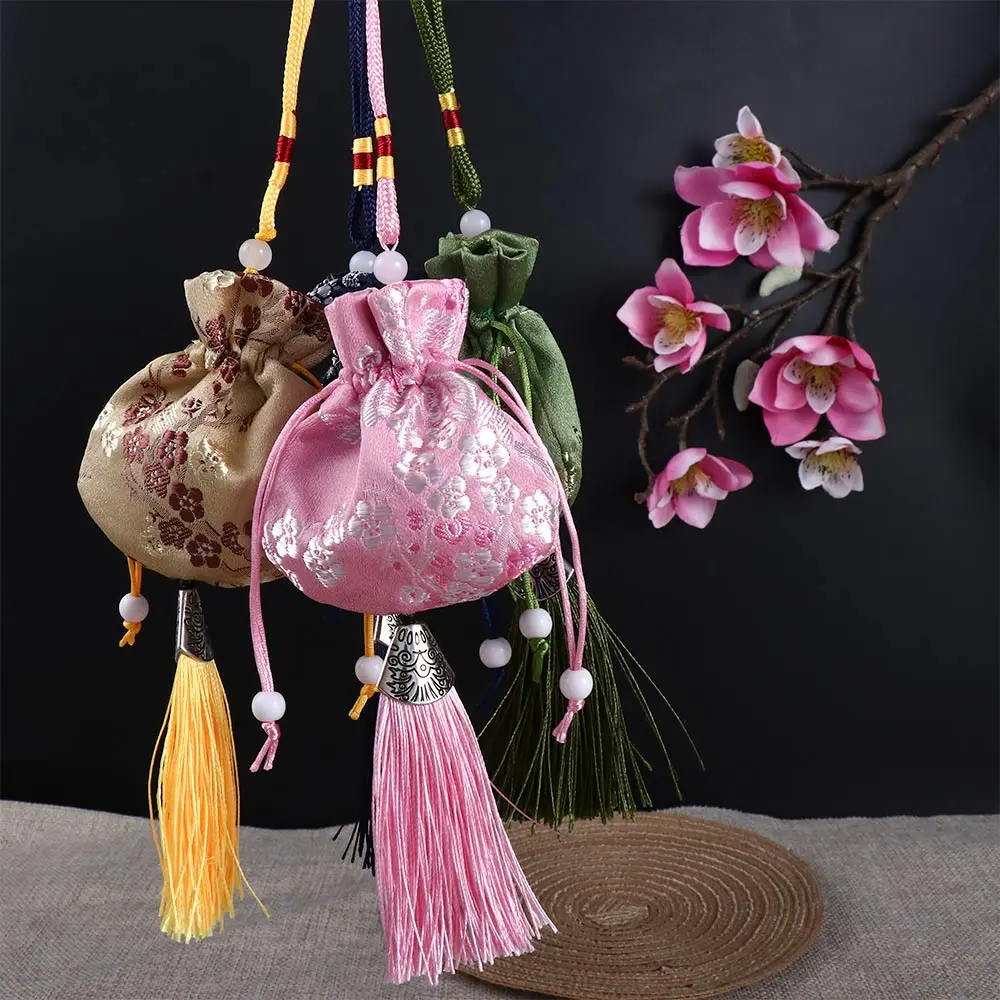 

Dragon Boat Festival Sachet Women Fashion Plum Flower Pattern Pouch Hanfu Decoration Brocade Ethnic Style Jewelry Bags