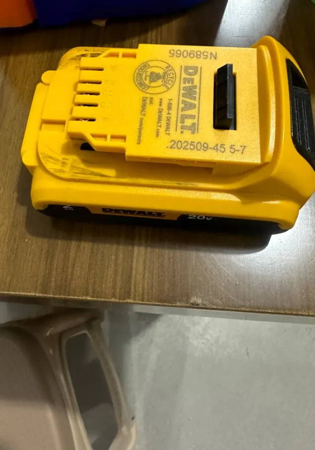 Original DeWalt 6Ah/5Ah 20V battery replaceable DCD887 DCD805 DCF860 Dcd796 DCG406 DCF880 DCF512 DCD805 power tools battery photo review