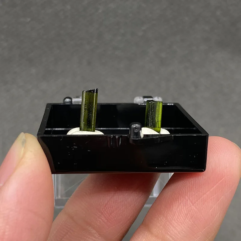 100%  Natural vivianite Mineral Specimens Stones and Crystals Healing Crystal+Box size:35*35*35mm