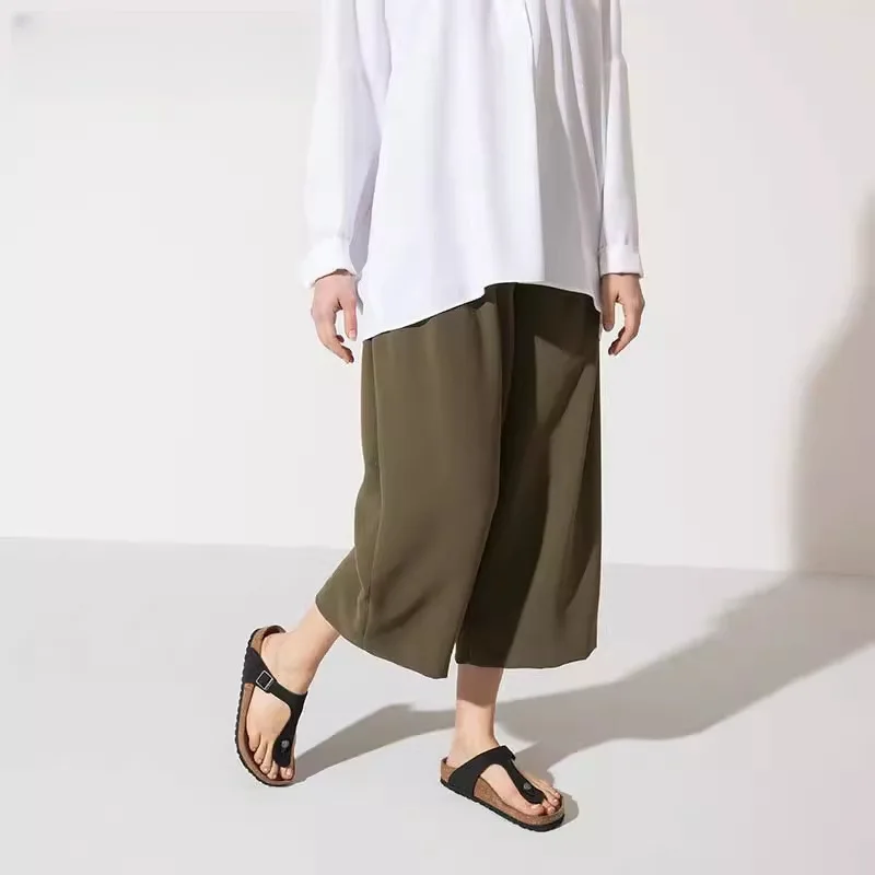 Рисунок 2 - Сандалии-шлепанцы для мужчин и женщин