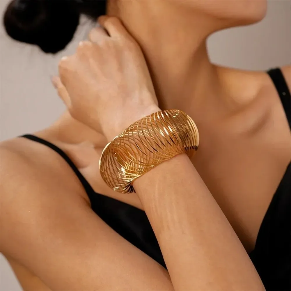 Round Shape Elastic Bracelet Geometric Design Exaggerated Style Hollow Out Bracelet Spring Mechanism Flat Wire Metal Bracelet