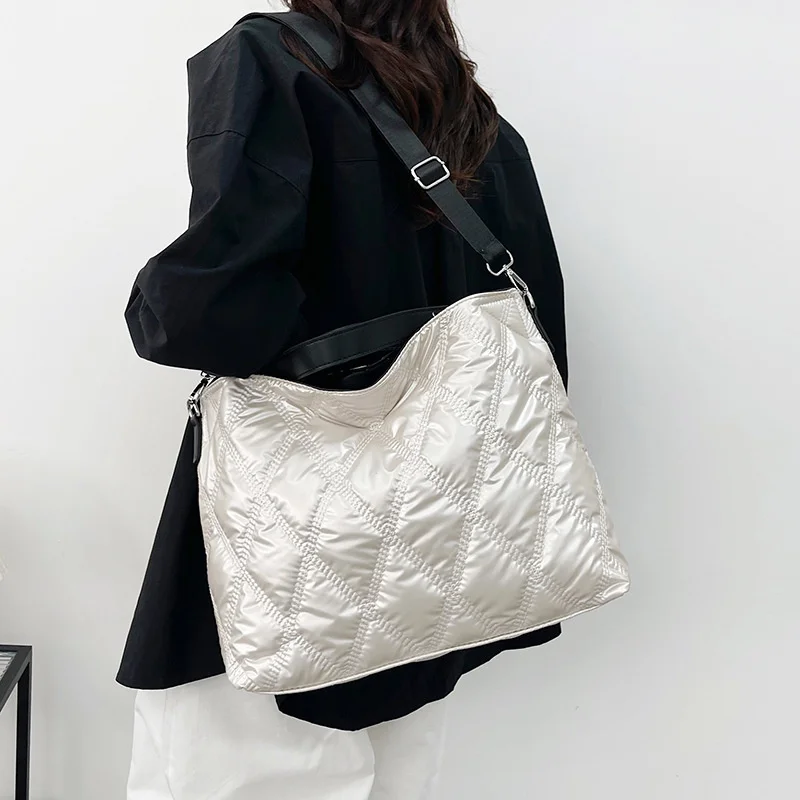 Winter Große Kapazität Pendeln Handtaschen Neue frauen Stepp Gemusterte Einkaufstasche Einfarbig Einzelnen Schulter Tasche Unterarm Tasche – Detail 13
