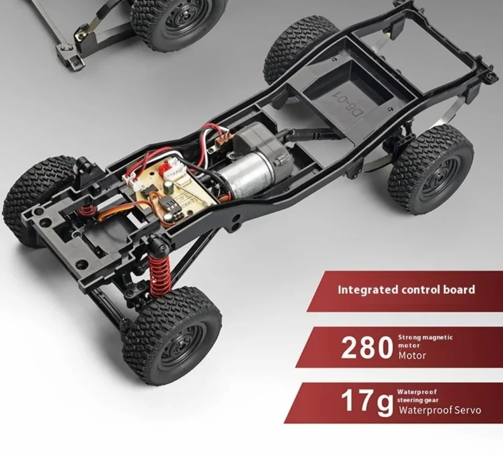 Détail des roues tout-terrain de la voiture RC MN82 1:12 4WD jaune standard.
