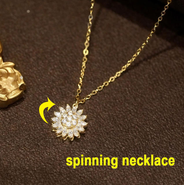 Collier Pendentif Fleur en Zircon Tournante Anti-Stress