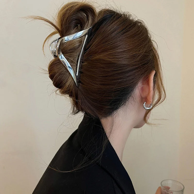 Рисунок 4 - Новинка 2023, модная металлическая