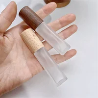 9ml Portable Frosted Glass Spray Bottle Beech Lid Perfume Bottle Walnut Cover Empty Bottle Sample Vial Cosmetic Container 2