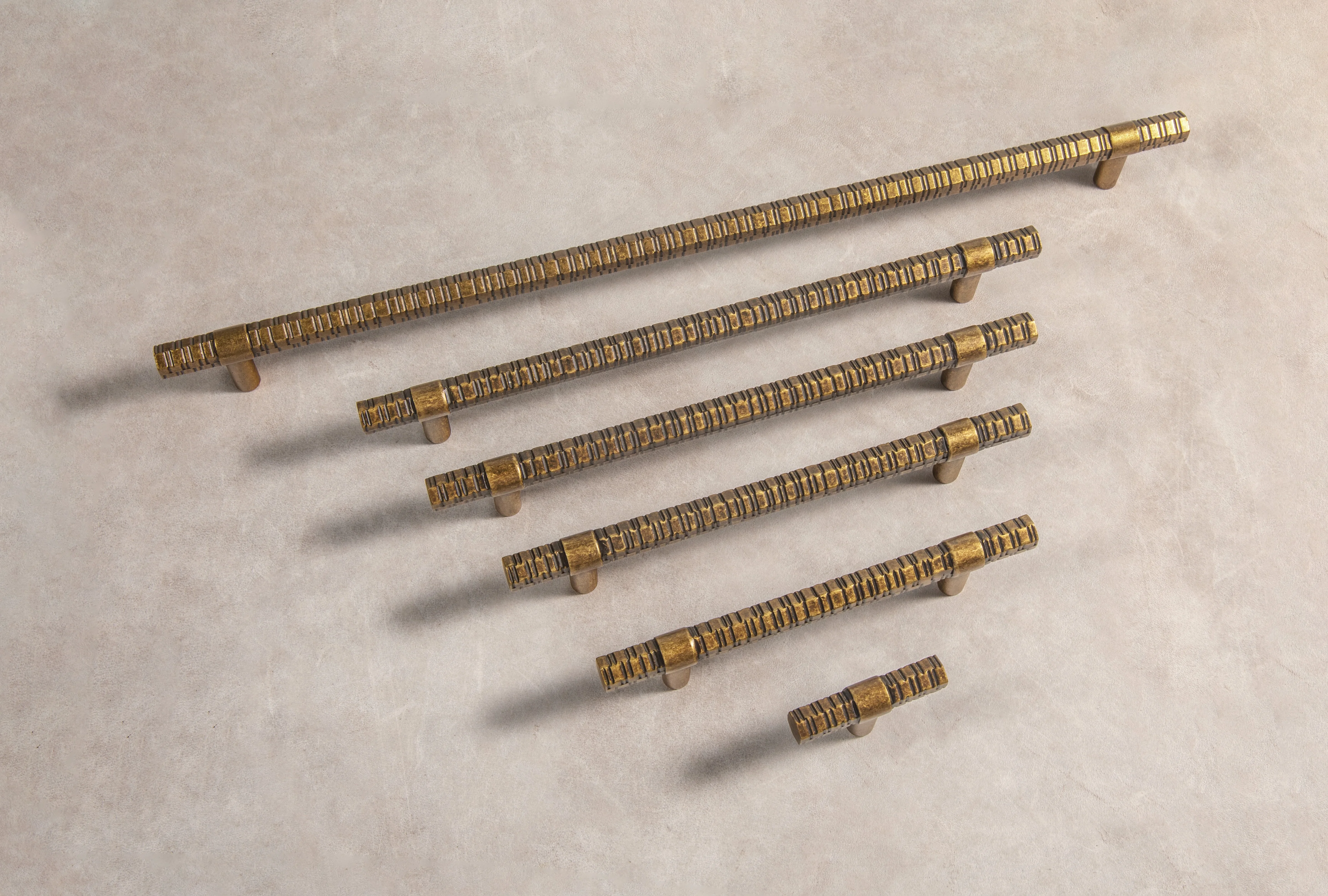  MSolid 4 tiradores vintage de latón antiguo – Tirador de  gabinete – Tamaño grande, longitud 4.8 pulgadas (4.8 in) y altura 1.7  pulgadas (1.7 in) : Herramientas y Mejoras del Hogar