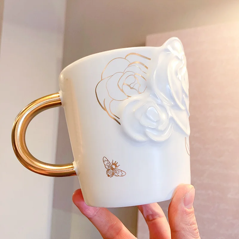 

Nordic Light Luxury Ceramic Mug White Three-dimensional Camellia Flower Mug Milk Breakfast Mugs Office Friends Gift Coffee Cup