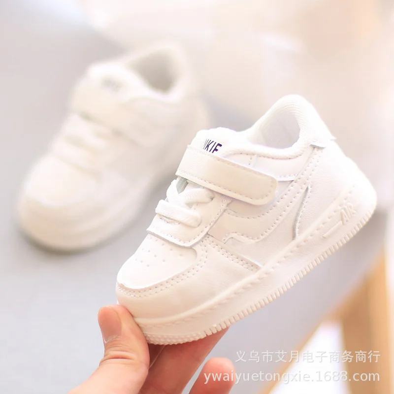 Classic 2022 Hot Sales Lace Up Baby Sneakers High Quality Soft Girls Boys Shoes Excellent Lovely First Walkers Infant Tennis
