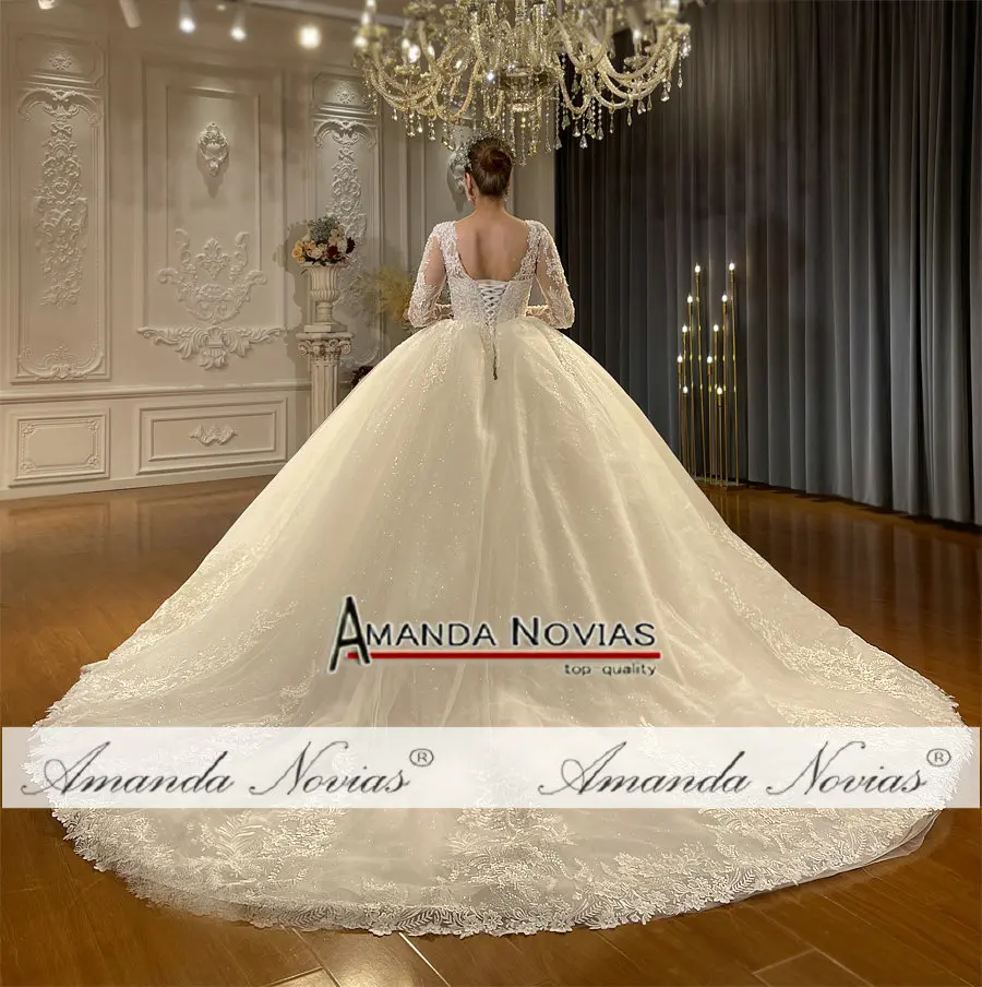 カスタマイズされたアマンダ ノビアス 2026 シンプルなボールガウン