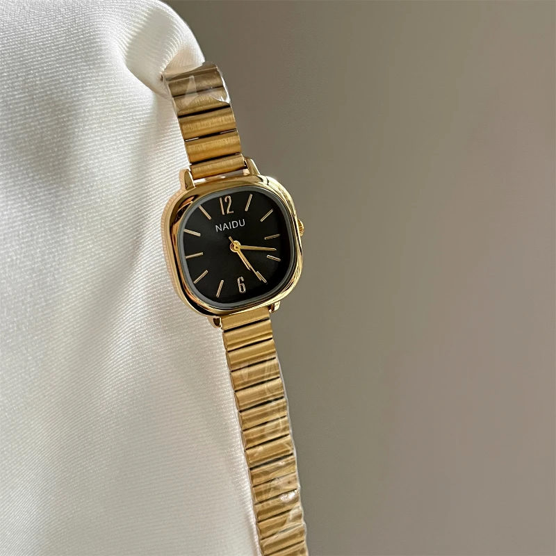 Luxury Women's Quartz Watch with Adjustable Stainless Steel Strap