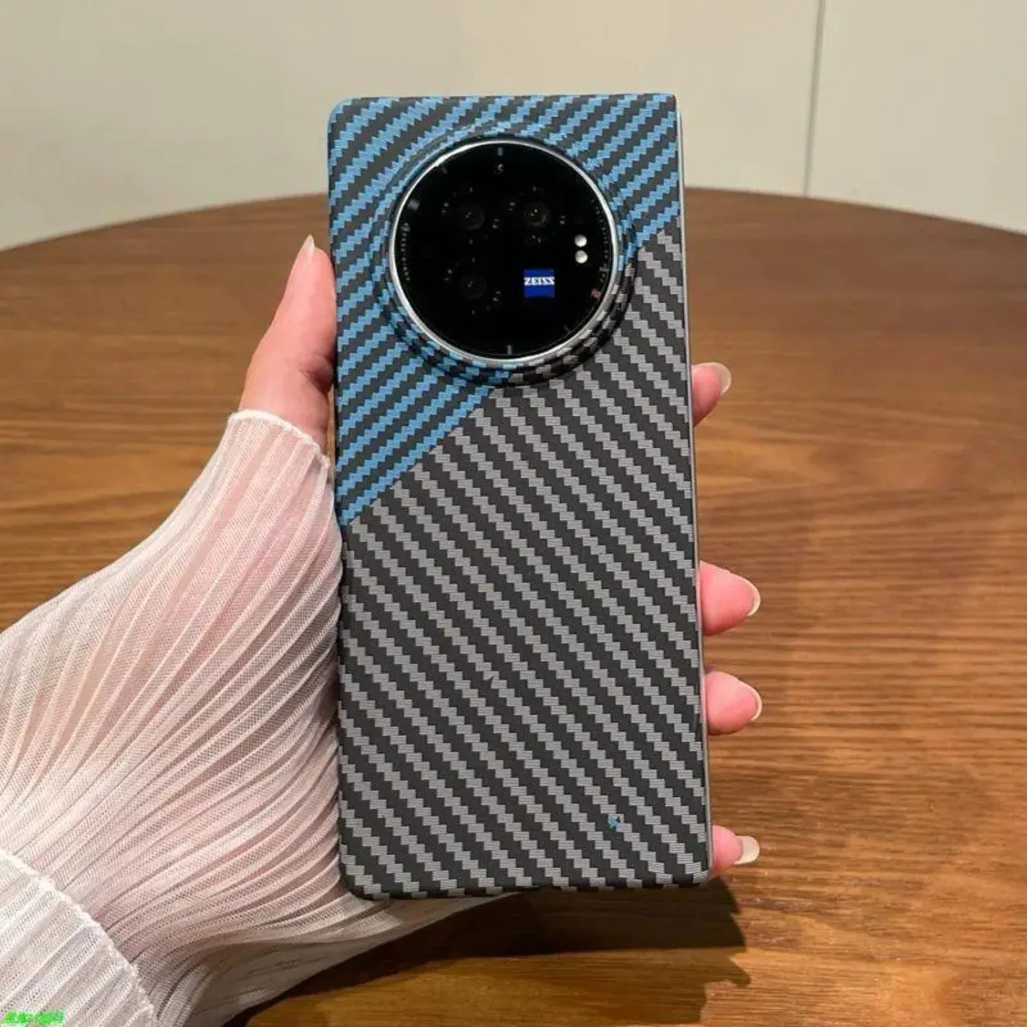 Sleek Carbon Fiber Texture PC Case with Ultra-Thin Shockproof Protection in Splicing Colors