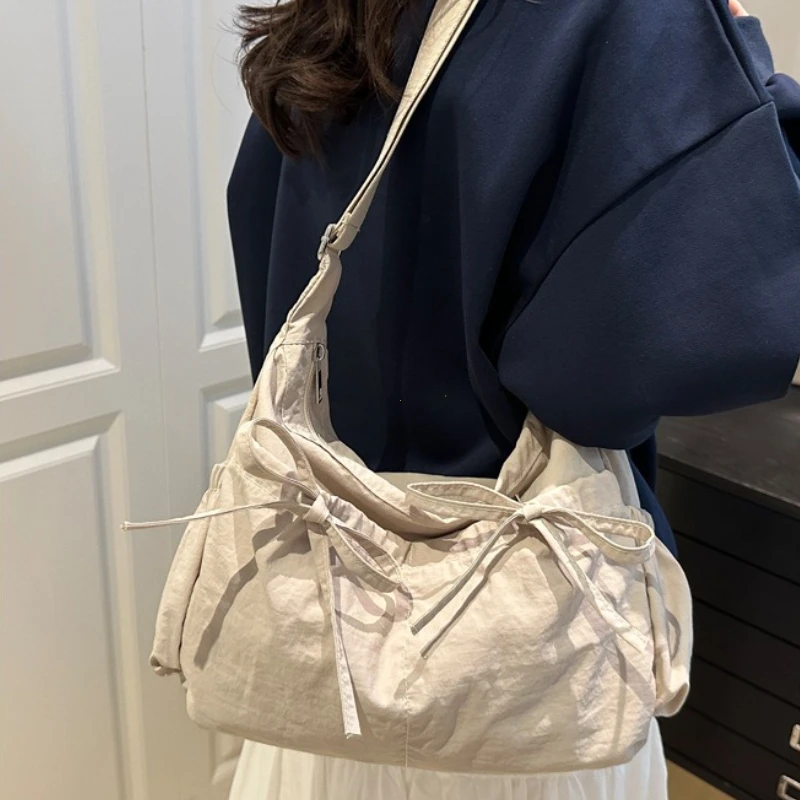 2026 New Faion Commuter Class Single oulder Bag Casual Lightweight Tote Bag Korean Sle Pleated Versatile Handbag designer bag