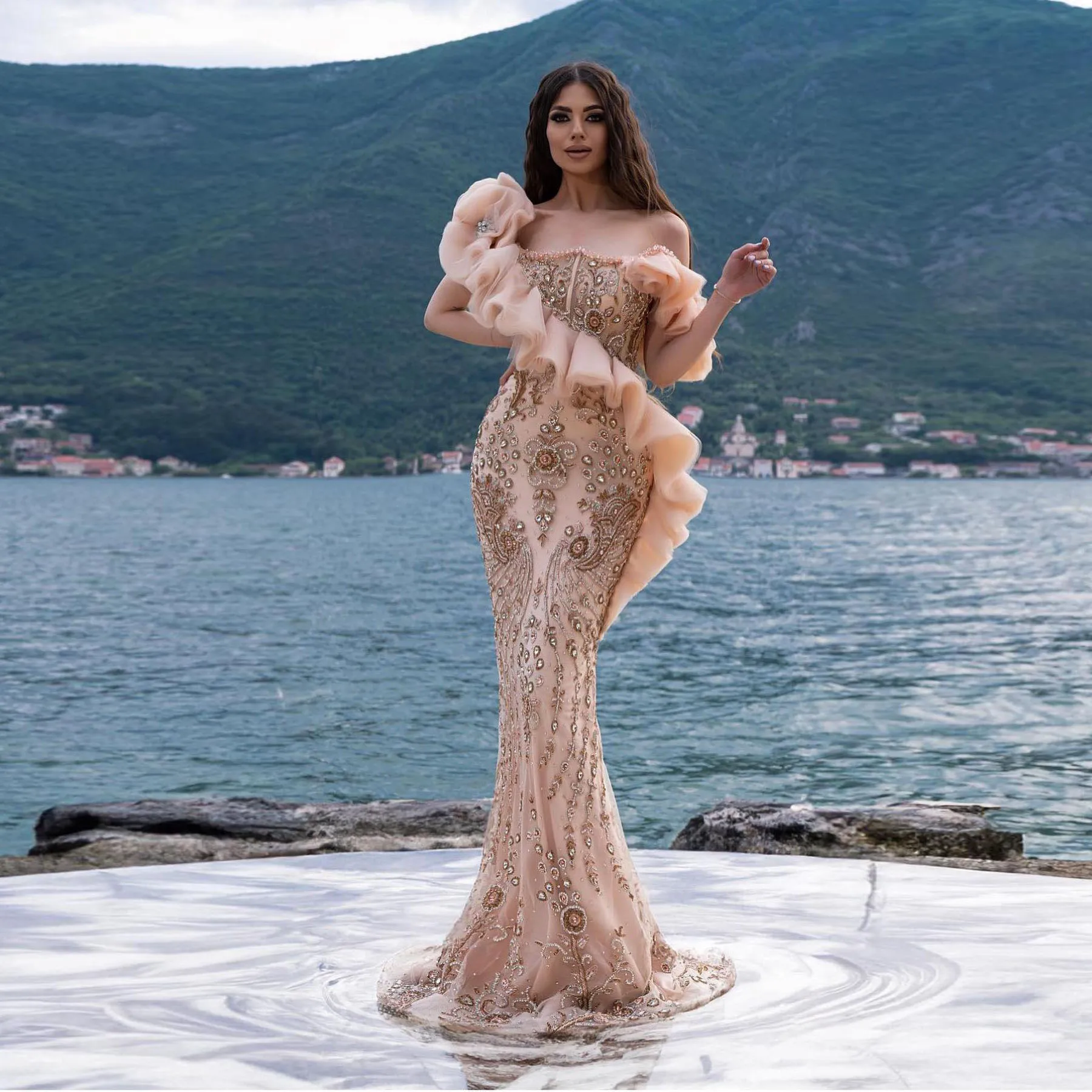 

Elegant Champagne Mermaid Party Dresses Off The Shoulder Floor Length Crystals Appliques Pleated Puffles Prom Evening Gowns