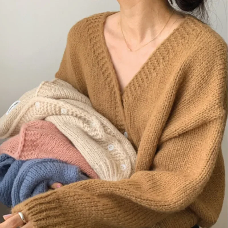 Autumn and Winter New V-neck Cardigan Women's Long-sleeved Sweater Fashionable and Elegant Single-breasted Knitwear Jacket