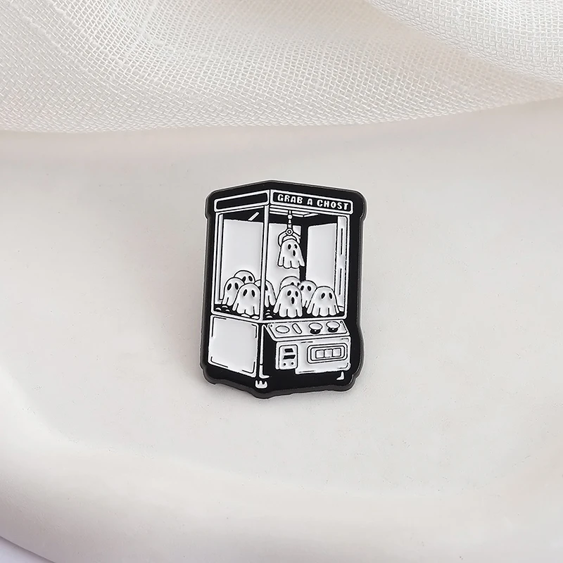 Geisterklaue Maschine Emaille Pins GRAB A CHOST Metall Broschen Mode Revers Abzeichen Rucksack Kleidung Schmuck Geschenk für Freunde – Detail 6