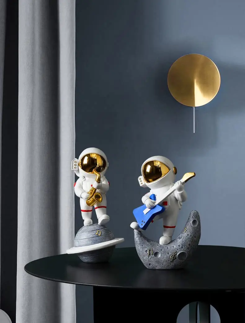 Figurine Home Decor Resin Astronaut Statue Collectible Spaceman Sculpture Decorative Music Ornament for Desktop Bookshelf Office 2