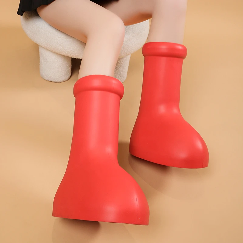 Red Boots Fashion Rain Boots Thick Soles Large Round Toe Rubber Soles Antiskid Cartoon Boots