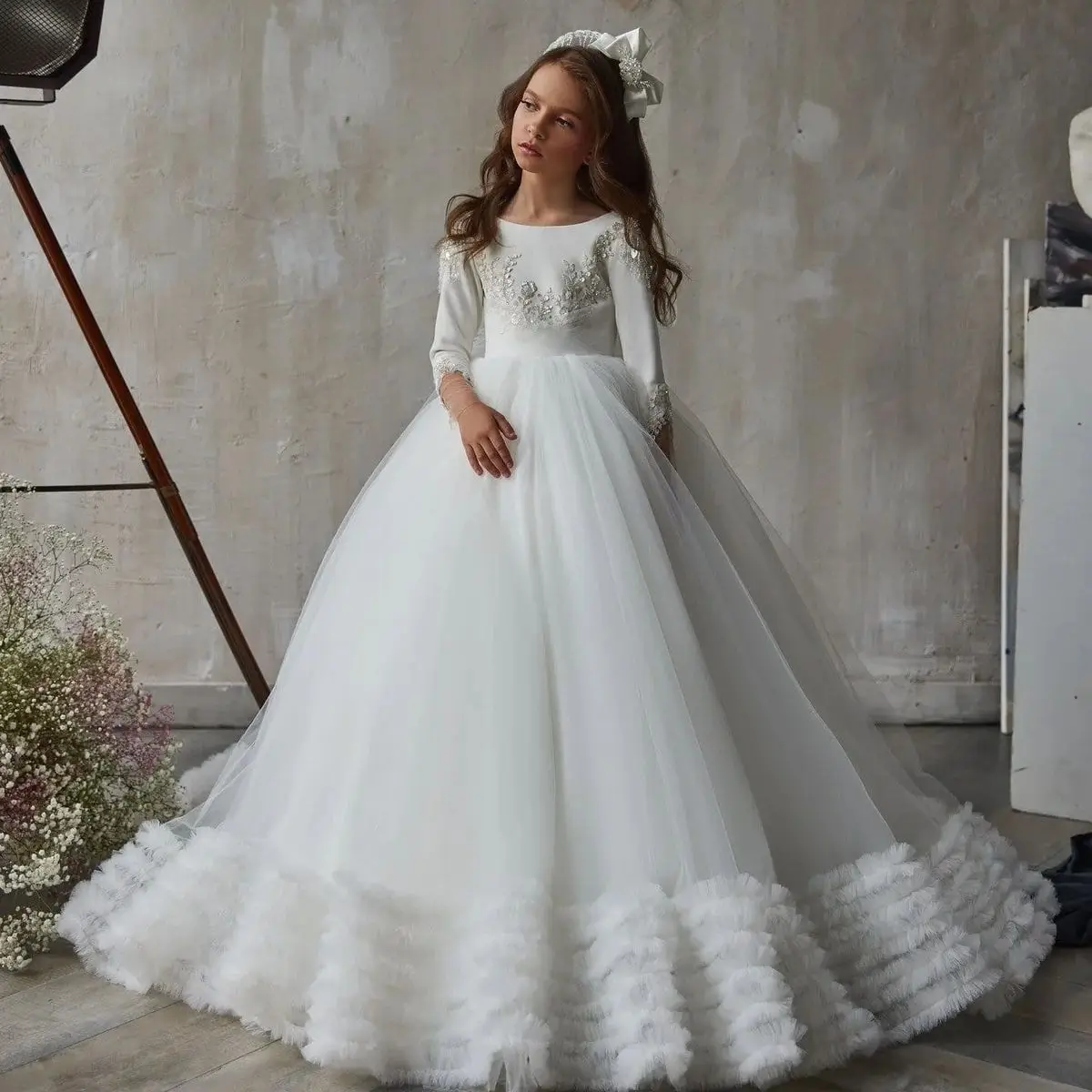 

Long Sleeves Flower Girl Dresses For Weddings Ball Gown Tulle Appliques Long First Communion Dresses For Girl Little