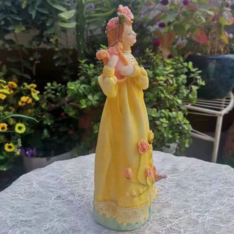 European Resin Embossed Girl Sculpture Figure, Creative Home Furnishings Living Room Study Courtyard Decorations Yellow Pink 1PC