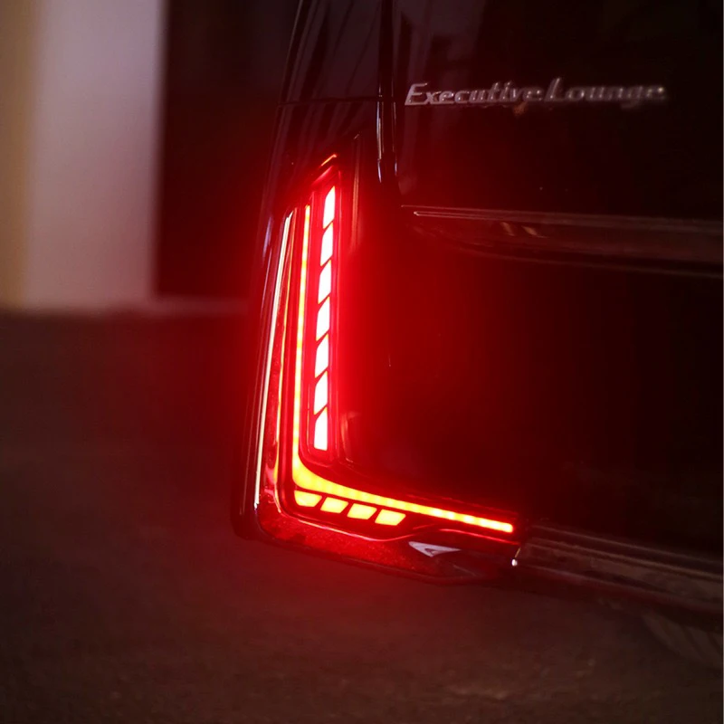 후면 범퍼 라이트 3가지 모드는 24 Toyota Alphard Vellfire용으로 업그레이드된 자동차 부품 수정에 지속적으로 사용됩니다.