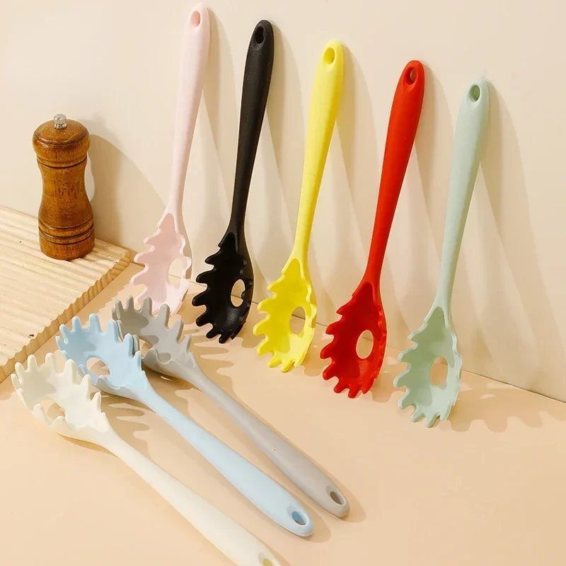 Kitchen Utensils Silicone Noodle Scoop Spaghetti Grab Spoon Pasta Fork Noodle Serving Strainer Slot Kitchen Claw Spoon Kitchen Gadget