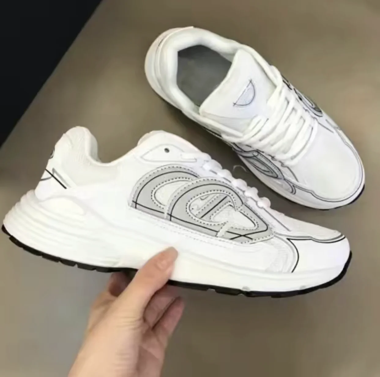 2024 Luxury Quality Casual Sneakers Lace-up Round Toe Running Shoes Leather Suede Patchwork Flat Shoes Fashion B30 Sneakers