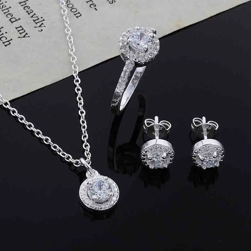 

Комплект из колье, серёг и кольца, из серебра 925 пробы