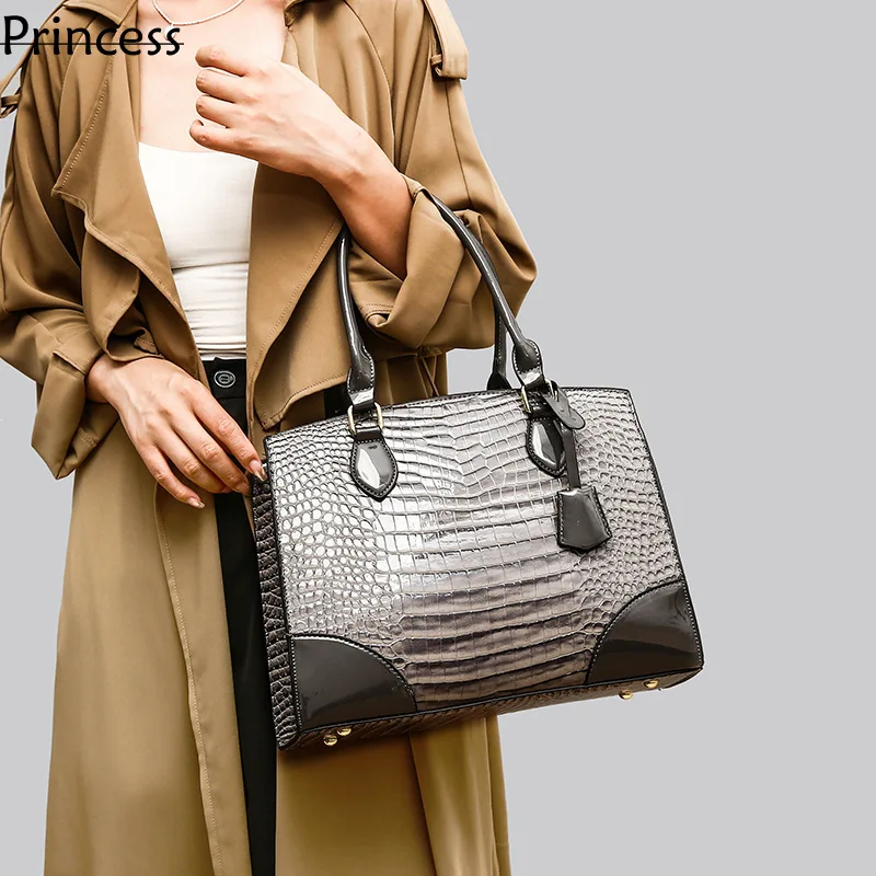 

2024 New Fashion Crocodile Pattern Handheld Tote With Western Style Splicing Large Capacity One Shoulder Diagonal Straddle Bag