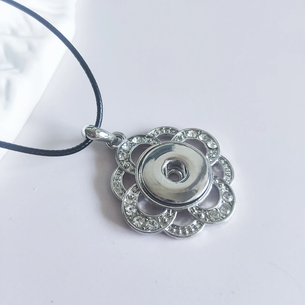 10pcs Snap Button Jewelry Necklaces Rhinestone Crystal Flower Snap Necklace Fit DIY 20MM 18mm Snaps Buttons Pendant Necklace