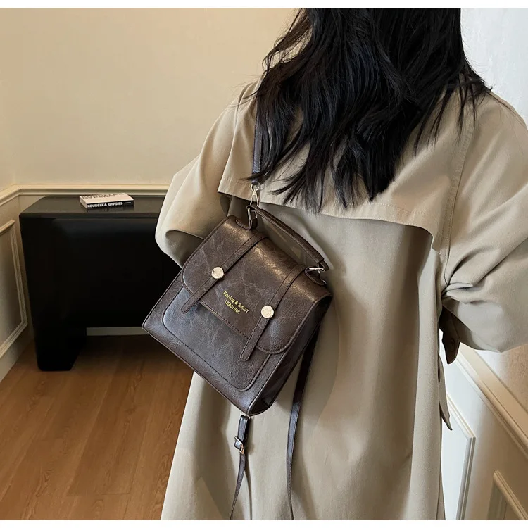 حقيبة ظهر نسائية عصرية بسيطة حضرية متعددة الوظائف حقيبة مربعة صغيرة حقيبة ركاب كتف مزدوج حقيبة كروسبودي