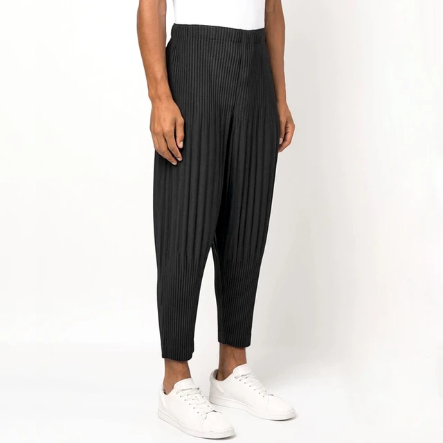 Men's Black Pleated Pants