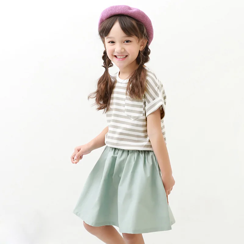 

2023 летнее Повседневное платье для девочек, лоскутное платье с коротким рукавом и имитацией двух предметов, одежда для девочек